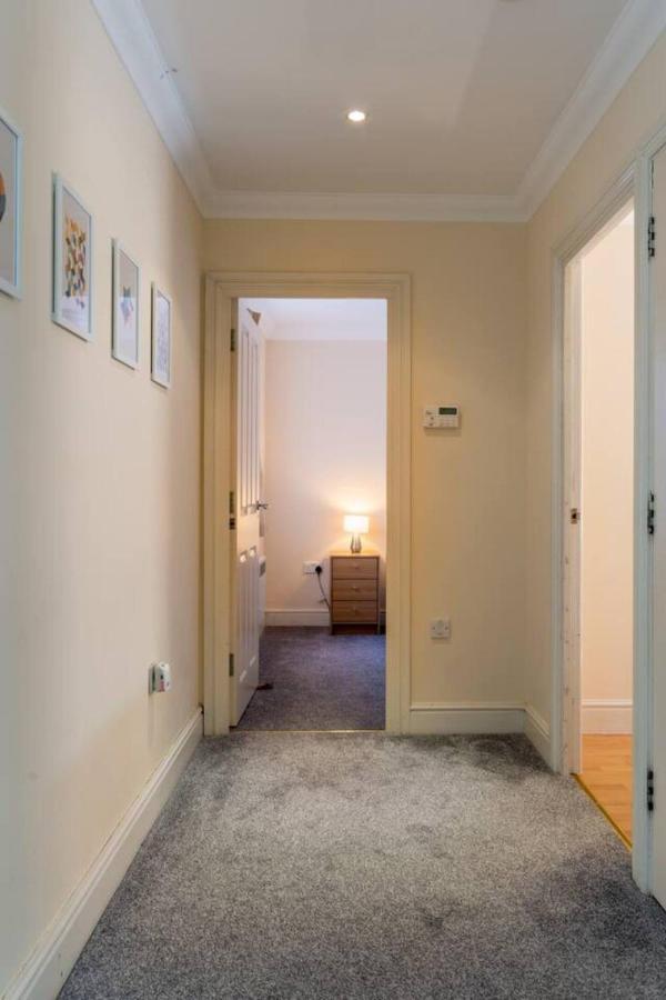 Godwin Court Apartments Swindon Kültér fotó