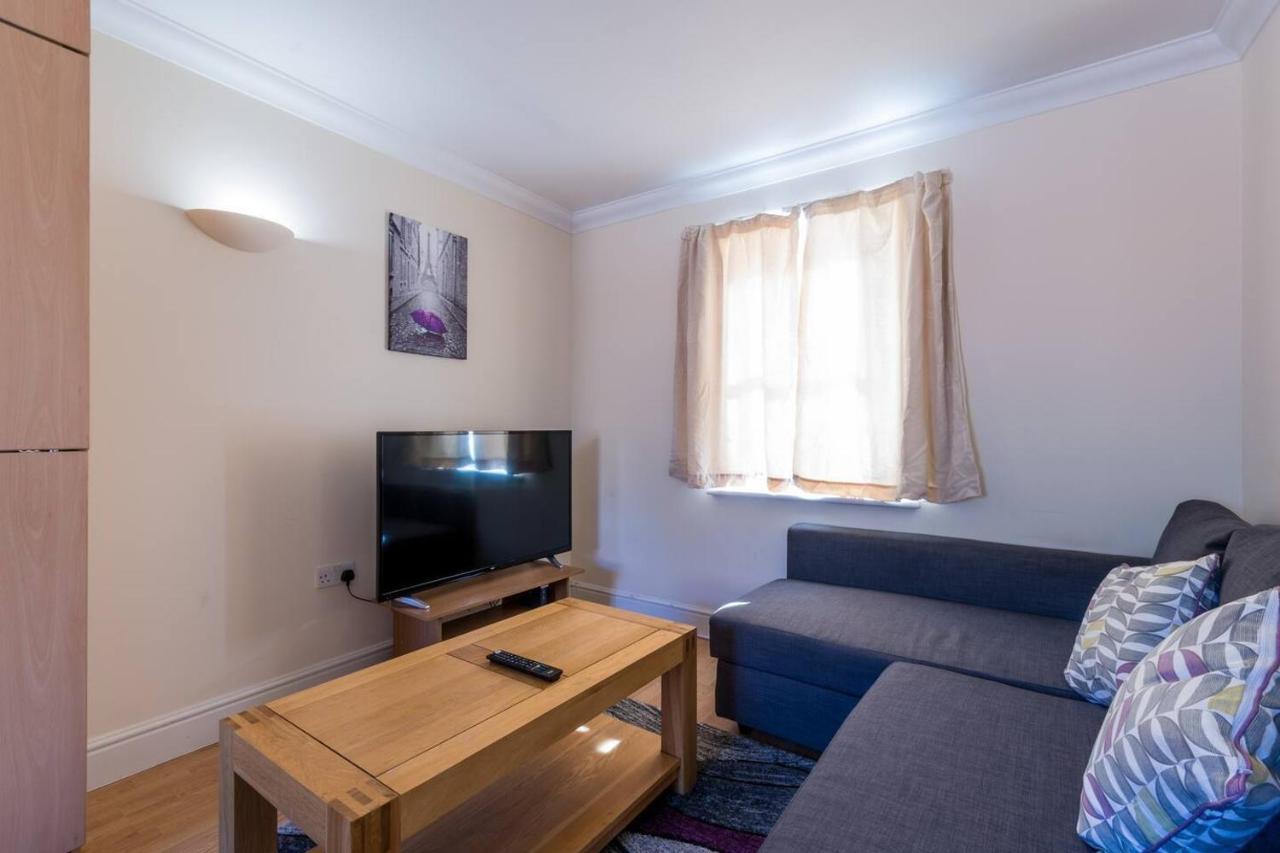 Godwin Court Apartments Swindon Kültér fotó